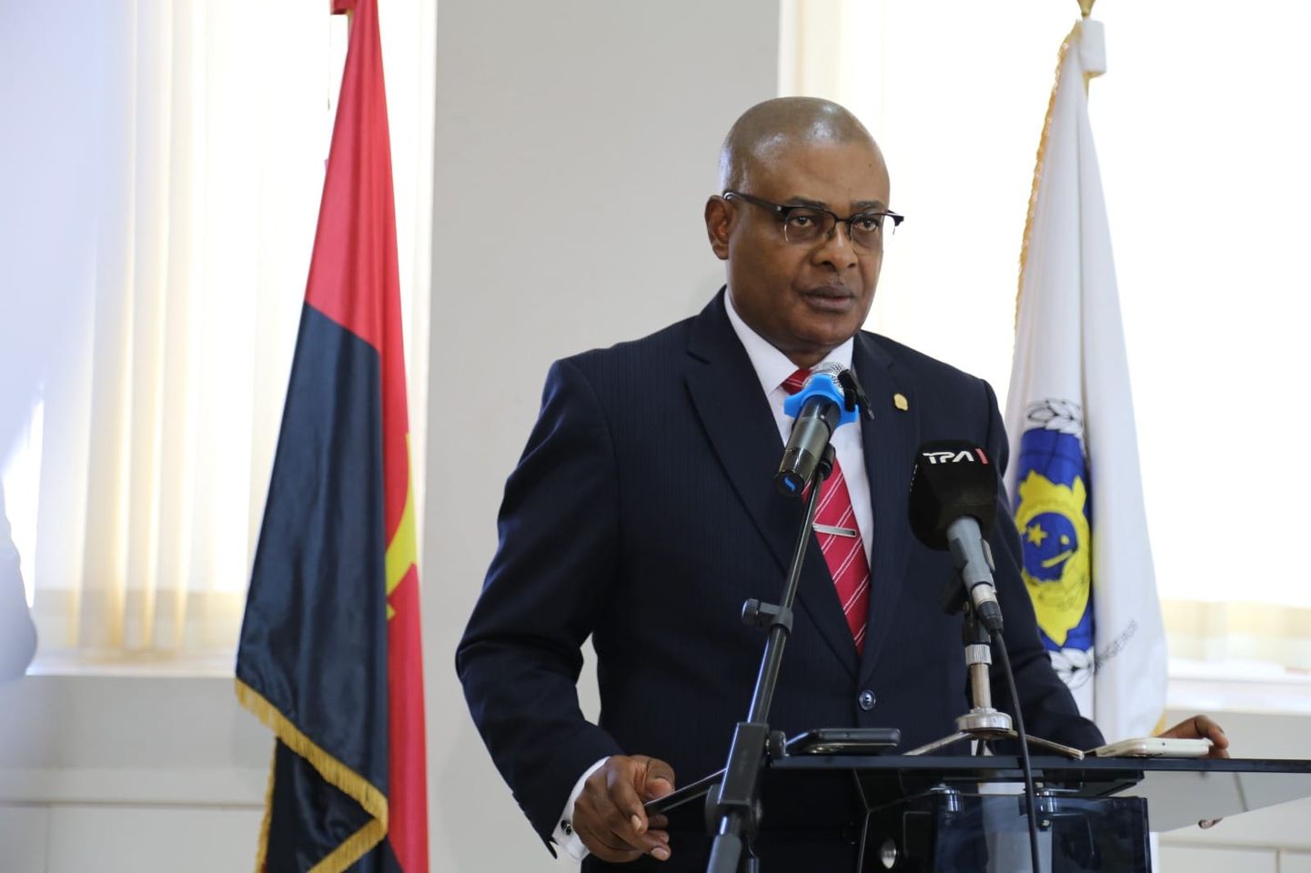 ANGOLA:SME ENTREGUE A EMPRESA PRIVADA