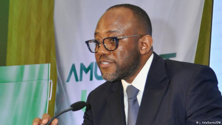 Kapaia e os milhões que ganha sem concorrência pública no governo de JLo